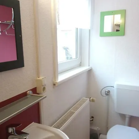 Neukalener Stadthaus Zum Alten Schmied Hébergement de vacances Neukalen